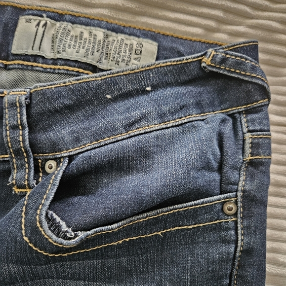 Indigo Rein Distressed Blue Jeans Cropped Size 11 - Picture 5 of 14